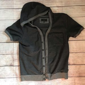 21 Men short sleeved cardigan with hood